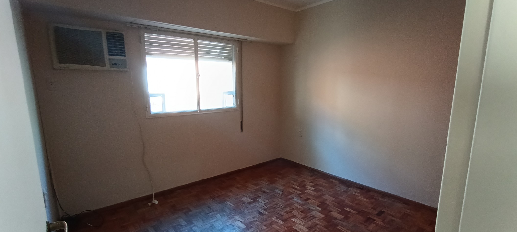 Amplio departamento interno en Corrientes al 3300 a la venta