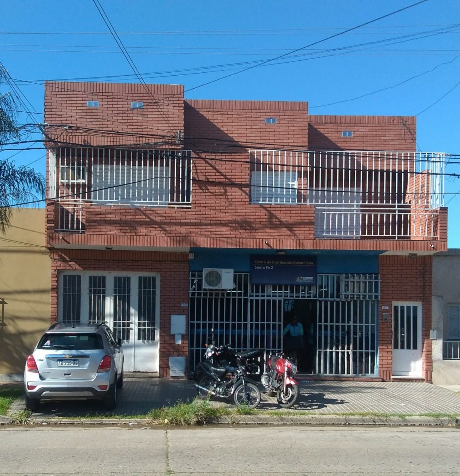 Venta Casa amplia planta baja y alta alberti 2200