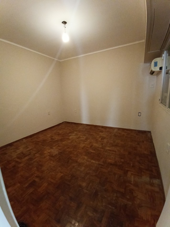 Amplio departamento interno en Corrientes al 3300 a la venta