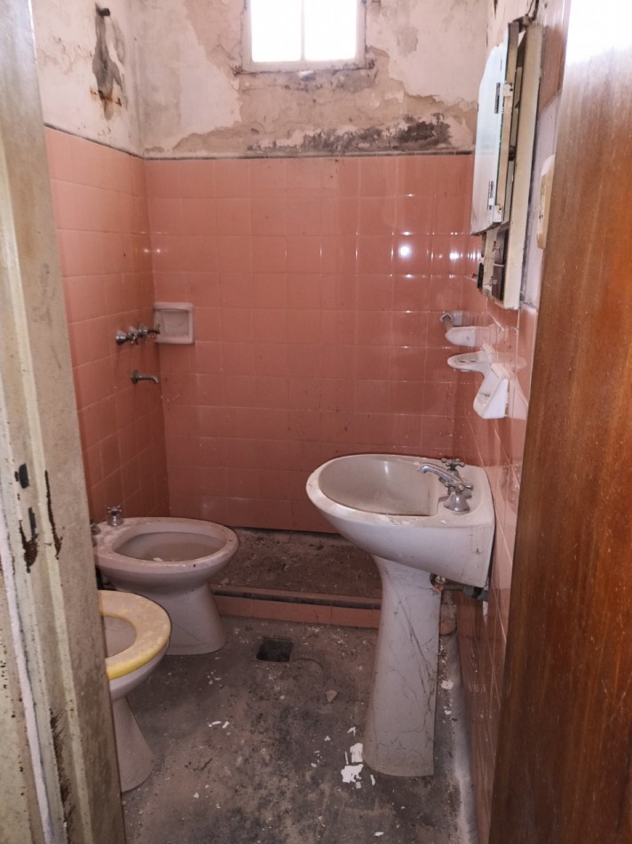 Alvear al 5300 casa en venta para refaccionar o demoler