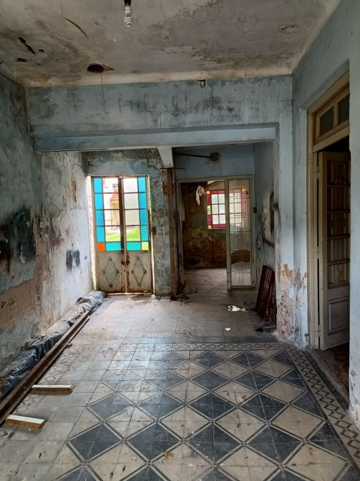 Alvear al 5300 casa en venta para refaccionar o demoler