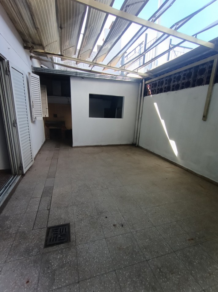 Luciano Torrent 3100 Casa al frente de dos dormitorios y patio seco