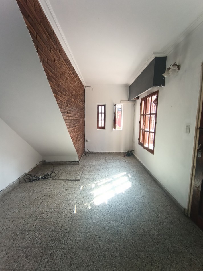 Luciano Torrent 3100 Casa al frente de dos dormitorios y patio seco