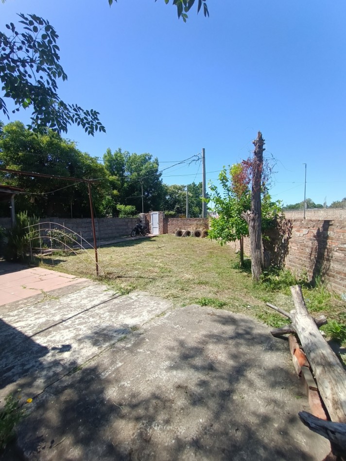 Llerena 2700 Propiedad de grandes dimensiones a la venta